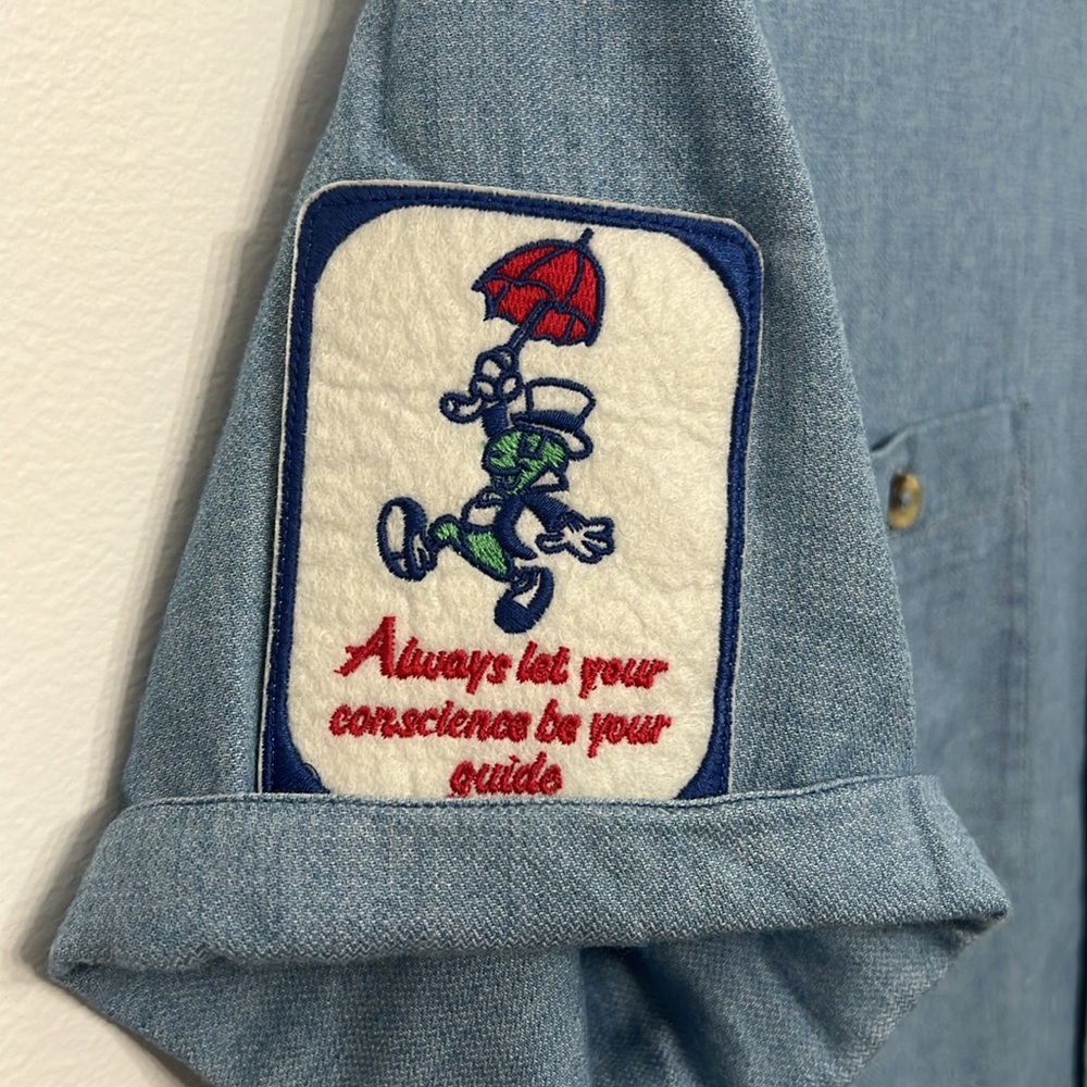 Disney Parks Forever Collection by Junk Food Women’s Pinocchio Button Up Size M - Picture 4 of 7
